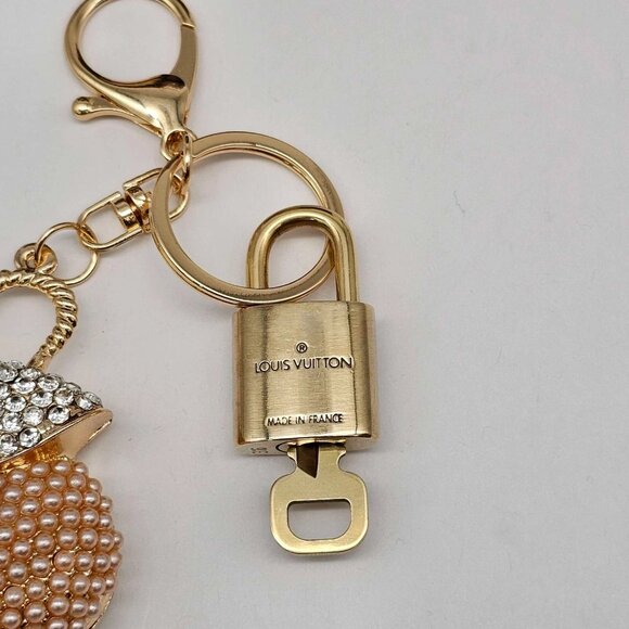 Authentic Louis Vuitton Lock & Key with unbranded Pearl Keycharm, Keychain - Picture 5 of 8